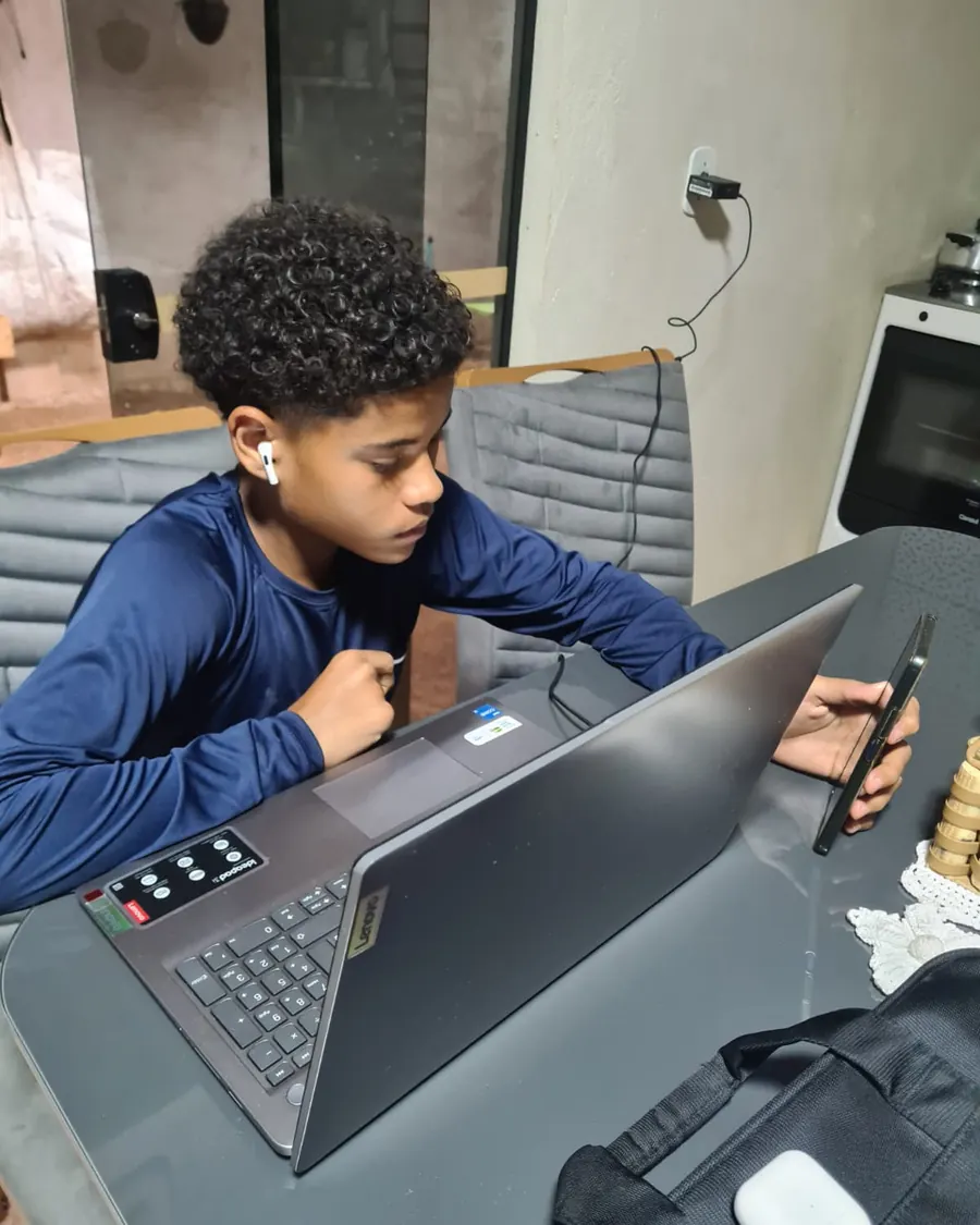 Atleta da base em mentoria online pelo notebook